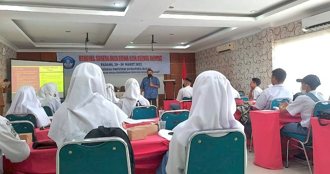 Bengkel Sastra bagi Siswa SLTA se-Kota Padang