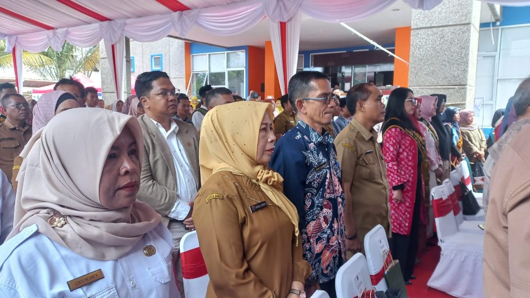 Kepala Balai Bahasa Provinsi Sumatera Baratdan Penyuluh Bahasa menghadiri Pembukaan Festival Literasi Nasional yang diadakan oleh Dinas Kearsipan dan Perpustakaan Provinsi Sumatera Barat